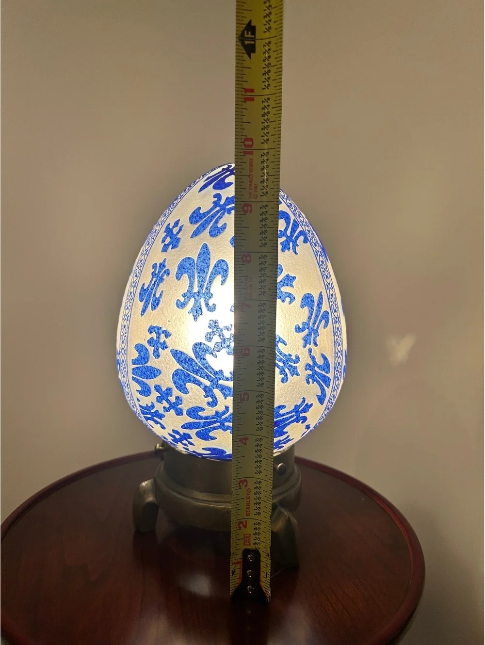 Vintage Egg Lamp with Cameo-Style Fleur-de-Lis Pattern